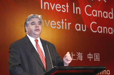 Minister Van Loan announces Invest in Canada week to an audience of business leaders while visiting Shanghai on June 1, 2010. Invest in Canada week will take place in October during the World Expo 2010 in Shanghai.