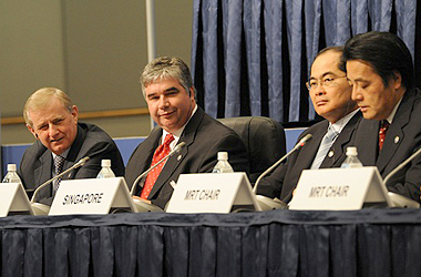 The Honourable Peter Van Loan, Minister of International Trade, at the APEC Trade Ministers Joint Press Conference; (from left  Simon Crean, Australia's Minister for Trade; Minister Van Loan; Lim Hng Kiang, Singapore's Minister of Trade; Japan's Minister of Foreign Affairs, Katsuya Okada).