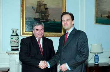 The Honourable Peter Van Loan, Minister of International Trade, meets with Dimitris Droutsas, Minister of Foreign Affairs.