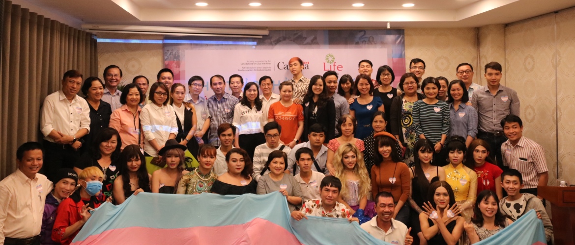 Projet Centre LIFE : Sensibilisation aux questions de genre dans les services de soins de santé aux personnes transgenres au Vietnam.